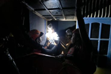 Tim gabungan lanjutkan evakuasi korban banjir Padang hingga malam