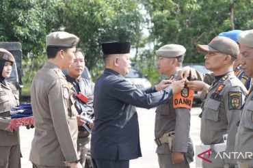 Pj Sekda Muradi minta Satpol PP bertugas secara profesional selama pacu jalur