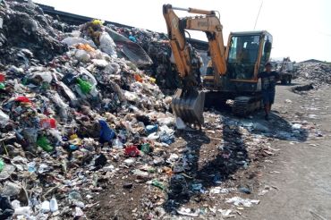 Tumpukan sampah di TPS Sandubaya Kota Mataram tersisa sebanyak 2.000 ton