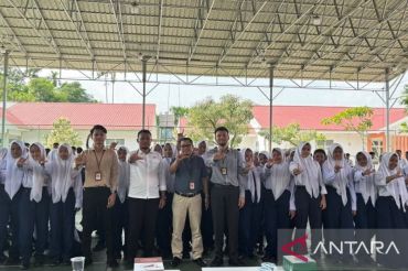 OJK Riau edukasi 350 siswa Sekolah Rakyat di Pekanbaru dan Rokan Hilir