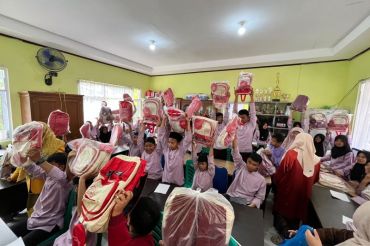 Tim UNP latih siswa SLBN 1 Padang Panjang hadapi bencana melalui tas siaga berbasis IT