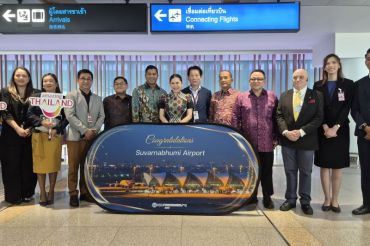Transnusa meresmikan penerbangan perdana rute Jakarta-Bangkok