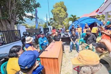 Gubernur NTB Iqbal lanjutkan aksi kemanusiaan temui korban gempa NTT