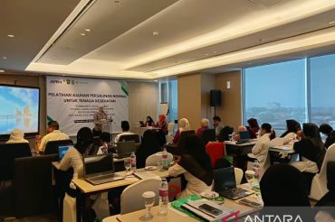Perkuat Kompetensi Nakes, Pelatihan APN Digelar bagi Tenaga Kesehatan Pelalawan