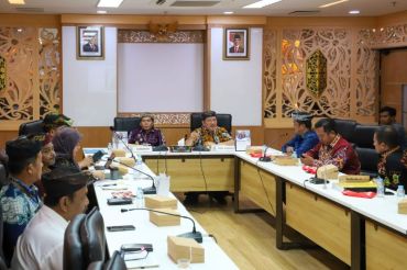 Gubernur KaltaraTerima Aspirasi 10 Desa Terkait Persoalan MHA Desa Tujung