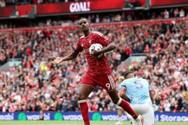 Liverpool kembali diimbangi Nottingham 2-2