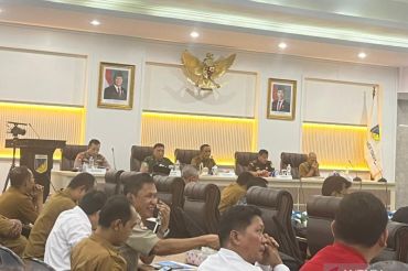 Gubernur Anwar Hafid minta kades gencarkan sosialisasi cegah karhutla