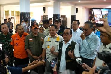 Tangani gempa NTT, sejumlah menteri upacara HUT RI di daerah bencana