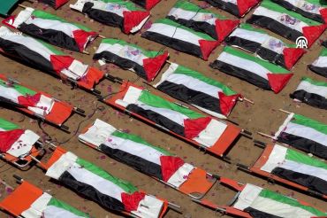 Palestina gelar pemakaman massal 112 jenazah korban serangan Israel
