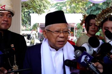 Sejumlah tokoh bangsa hadiri upacara HUT ke-81 RI di Istana Merdeka