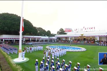 Bendera pusaka diturunkan, rangkaian HUT ke-81 RI di Istana berakhir