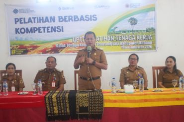 Bupati Kupang mendorong 48 peserta pelatihan vokasi jadi wirausaha muda