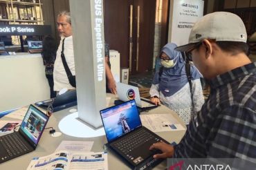 ASUS ExpertBook Ultra kalahkan laptop flagship kompetitor