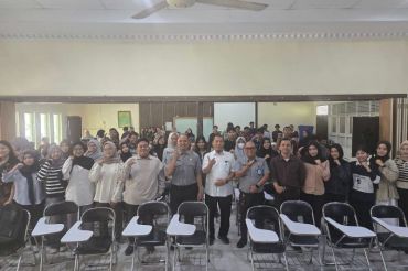 Bekali Mahasiswa KKN, Kanwil Kemenkum Riau perkuat pemahaman penyusunan Peraturan Desa