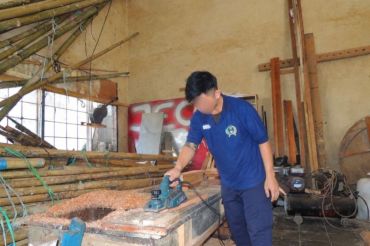 Lapas Tondano bekali warga binaan keterampilan membuat mebel