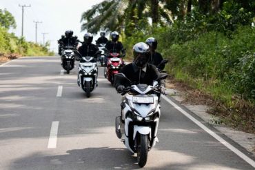 Tips aman dan nyaman berkendara saat terjadi hujan abu vulkanik ala AHM