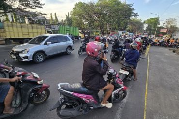 Mapolda Sulsel dipadati truk pengantre BBM