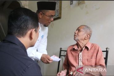 500 fakir uzur dan lansia di Banda Aceh peroleh dana zakat
