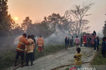 Kodim 1702 tangani kebakaran karhutla di Siepkosi Kabupaten Jayawijaya