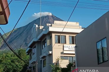 Jarak luncur guguran lava Karangetang di Sitaro 1.000 meter