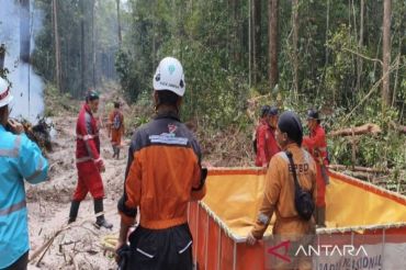 Tim Gabungan padamkan karhutla di kawasan observasi Chanee Kalaweit