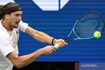Zverev akhiri musim sebagai peringkat 1 dunia
