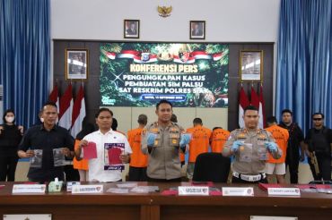 Polres Siak ungkap sindikat pemalsuan SIM, 500 lebih beredar lintas wilayah di Riau