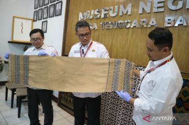 Kain tenun berusia lebih dari seabad pulang ke NTB