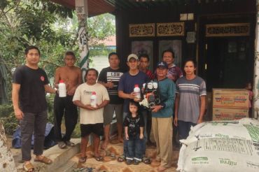Anggota DPRD Murung Raya serahkan pupuk dan alsintan ke Desa Panuut