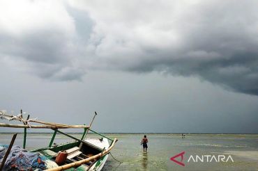 Sebagian besar wilayah Indonesia berpotensi berawan
