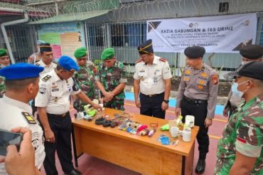 Bersama APH Indragiri Hilir, Lapas Tembilahan razia gabungan dan tes urine warga binaan