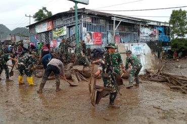 TNI dikerahkan tangani bencana banjir bandang di Solok