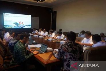 PLN perluas akses listrik menuju wilayah terpencil di Sumbawa