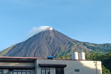 Pos PGA sebut jarak luncur lava Gunung Karangetang capai 1.100 meter