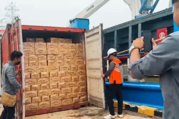 Pemkab Natuna gandeng Bulog jaga harga minyak goreng