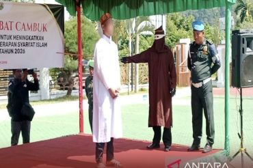 Kejaksaan eksekusi cabuk lima terpidana judi dan pelecehan seksual