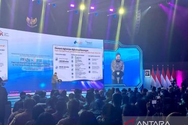 Soal rekening massal, Menko Airlangga perkirakan 74 juta penduduk belum punya akun