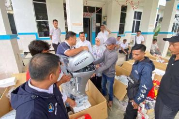 DKP Simeulue salurkan bantuan sarana tangkap perikanan kepada nelayan