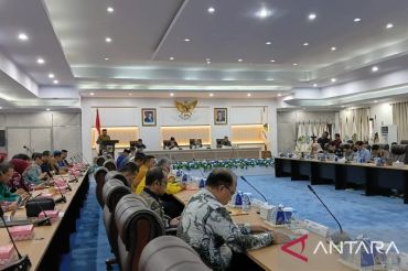 Kementerian ESDM minta pemerintah daerah percepat izin program Lisdes di Sulteng