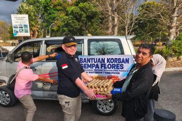 PWI NTT menyalurkan bantuan bagi puluhan wartawan terdampak gempa