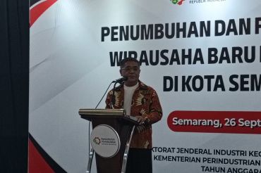 Samuel Wattimena: Desain batik bisa menyesuaikan selera anak muda