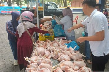 Pemko Tanjungpinang gelar pasar murah daging ayam