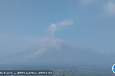 Gunung Semeru tercatat 7 kali erupsi Rabu ini
