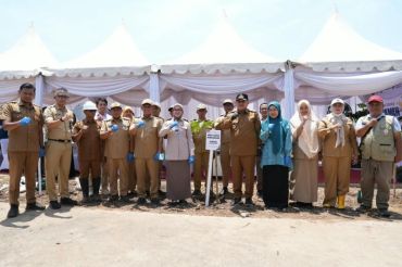 Pemkot Makassar-Balai Karantina tanam ratusan pohon di Antang