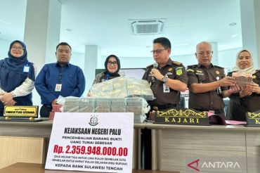 Kejari kembalikan dana perkara perbankan Rp2,35 miliar ke Bank Sulteng