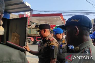 Pemkot tertibkan 800 pedagang BBM eceran di Kendari