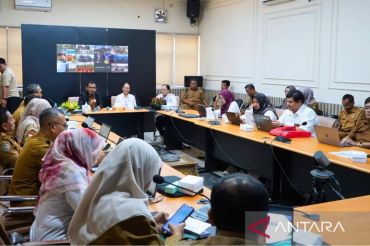 Sumbawa validasi data kemiskinan kejar target 10,8 persen