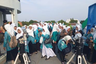 Bikin takjub! lebih dari 100 peserta IGPAUD YPMNU Jawa Tengah padati Planetarium dan Observatorium