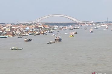 Ratu Dewa ajak warga bersihkan Sungai Musi