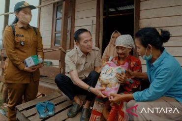 Pemkothimpun 22 ton beras untuk bantu warga terdampak asap karhutla